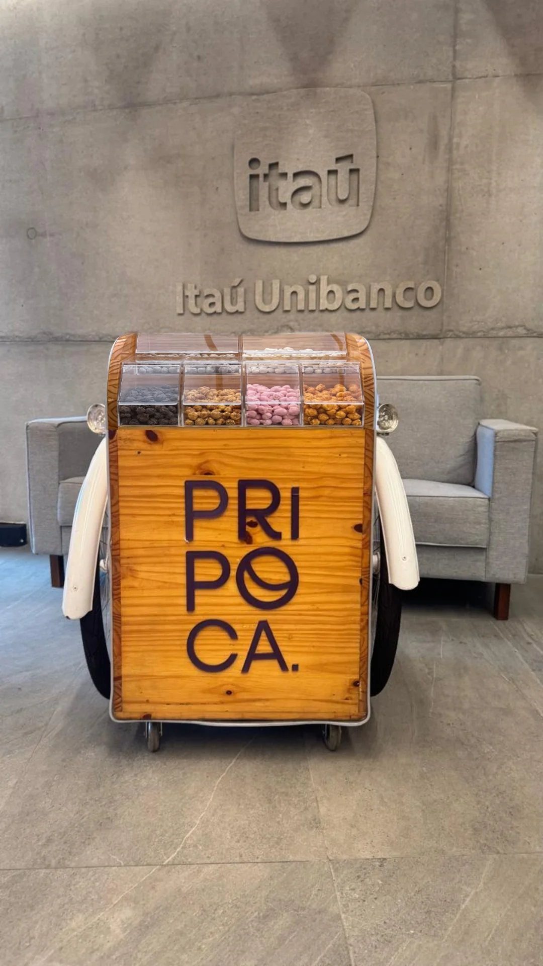 Carrinho Pripoca no Itaú Unibanco